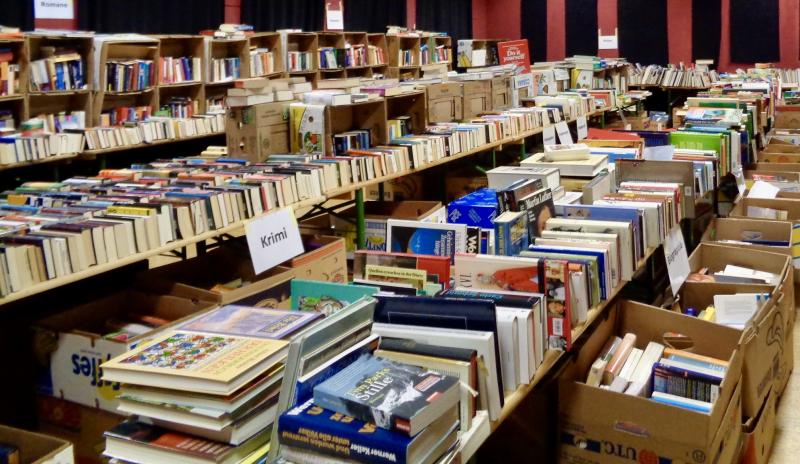 Bild zu Party anl. 25 Jahre Bücherflohmarkt im KiK